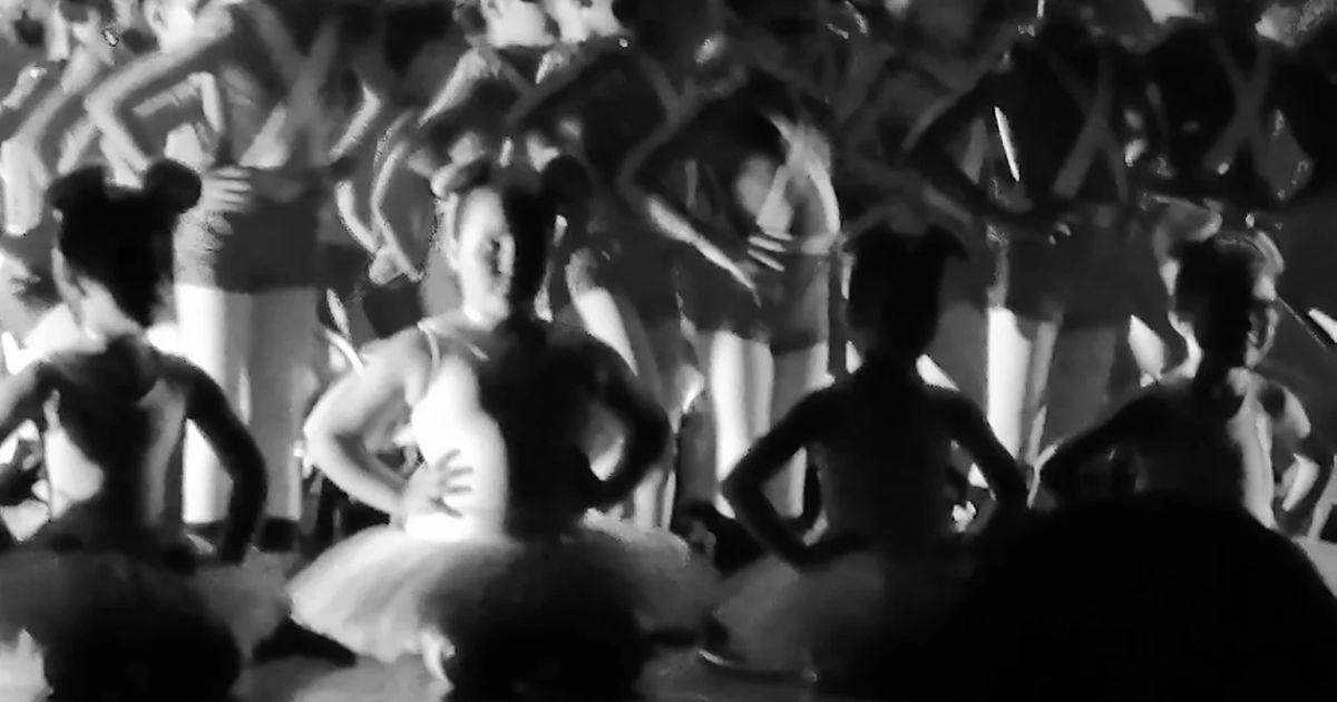 Sarau de ballet. Foto Júlia Costa