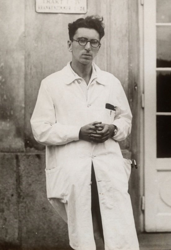 Frankl: as feridas abertas são ocasião de perda de referências, mas podem ser também ocasião de recriação de uma vida. Foto reproduzida da página do Viktor Frankl Institut (https://www.viktorfrankl.org/biography.html).